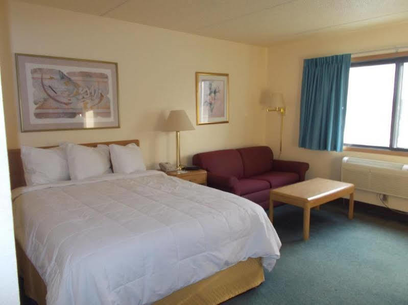 Boarders Inn And Suites By Cobblestone Hotels - Ripon מראה חיצוני תמונה