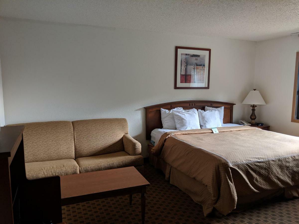 Boarders Inn And Suites By Cobblestone Hotels - Ripon מראה חיצוני תמונה